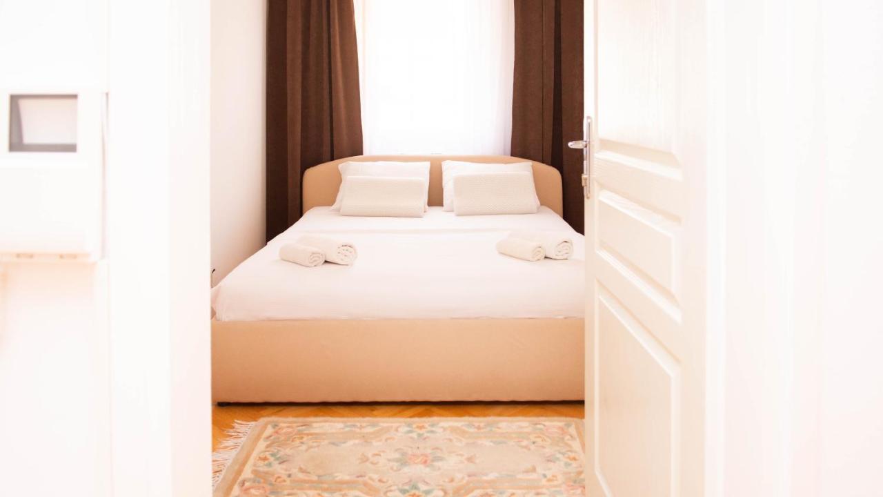 Lägenhet Engadin Apartments - Free Parking