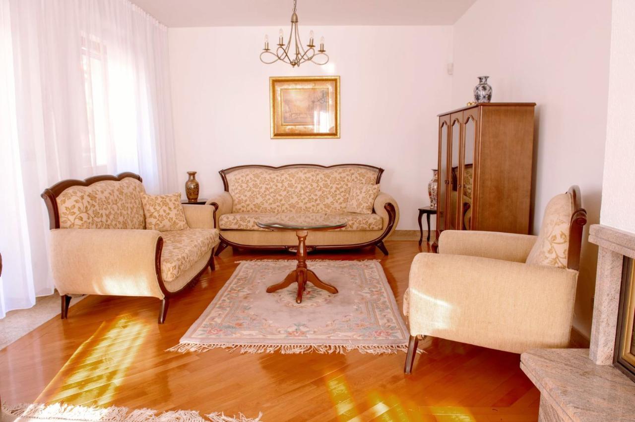 Lägenhet Engadin Apartments - Free Parking *